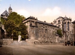 Castle_and_monument_Maistre,_Chambéry