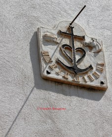 cadran-solaire-saintes-maries-de-la-mer