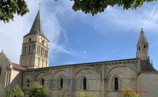 eglise-saint-pierre-aulnay-17